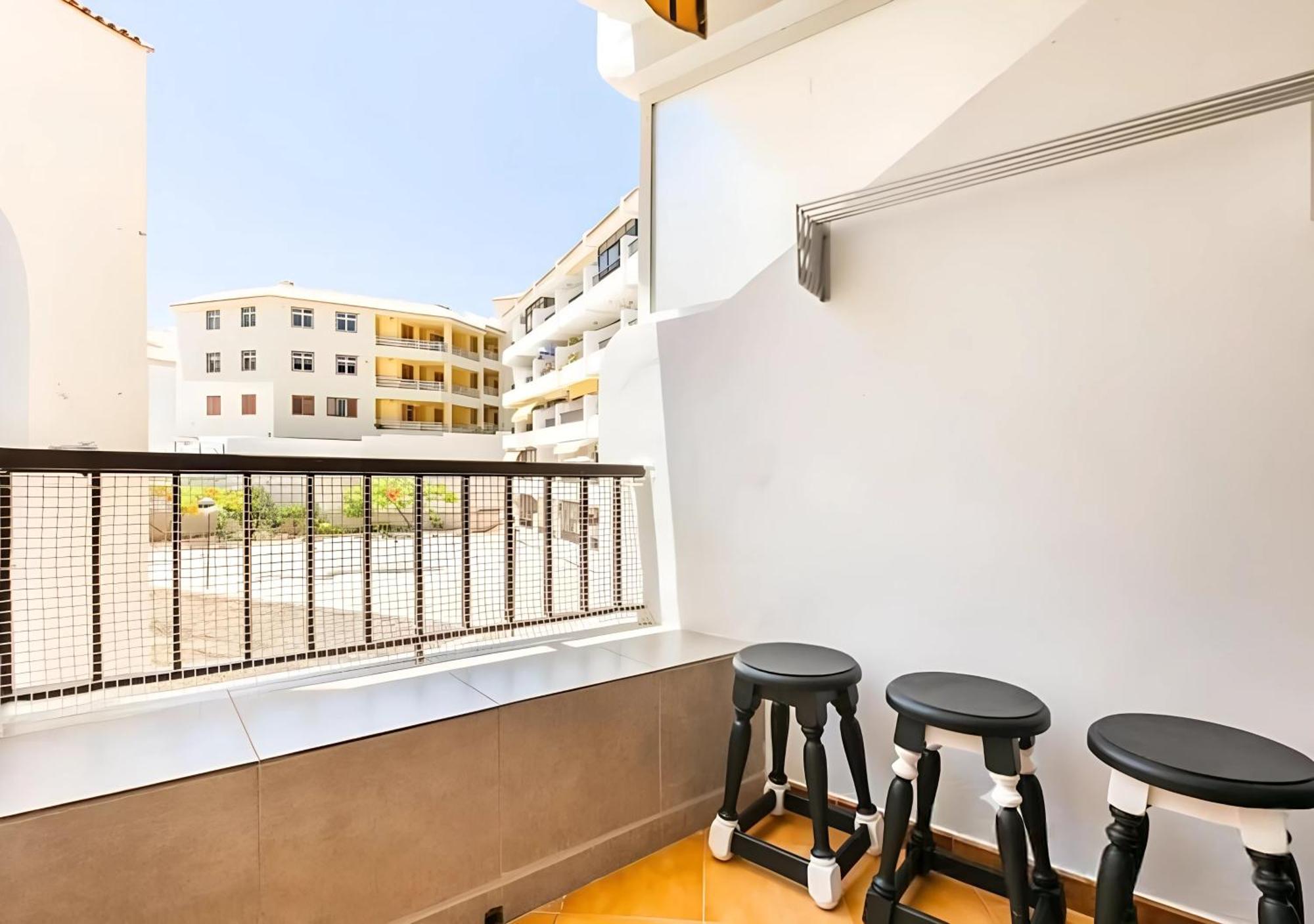 Cosy Apartment In Los Cristianos 5Min To The Ocean Exterior photo